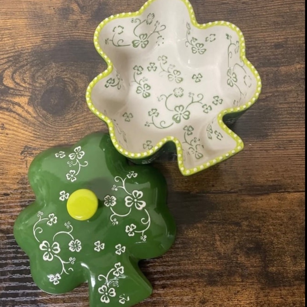 Shamrock Ramekin with Lid - Picture 5 of 7